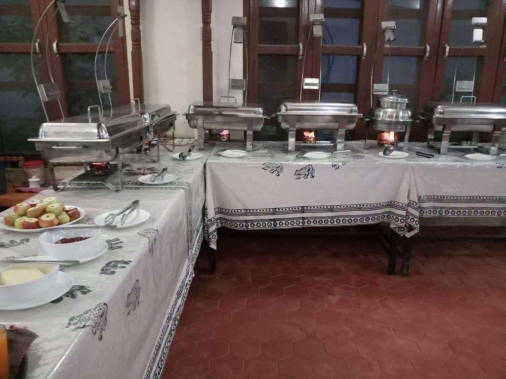 Unique Wild Resort Sauraha Zewnętrze zdjęcie