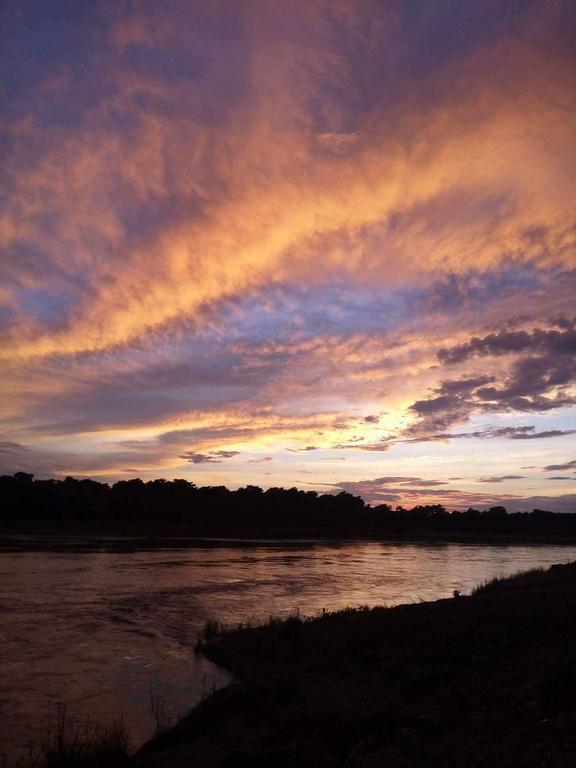 Unique Wild Resort Sauraha Zewnętrze zdjęcie